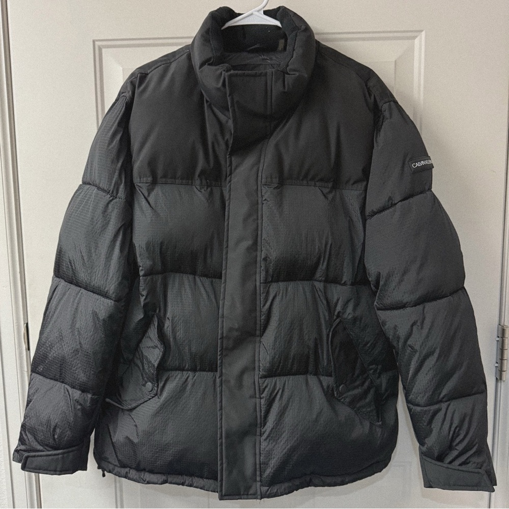 CALVIN KLEIN black puffer coat